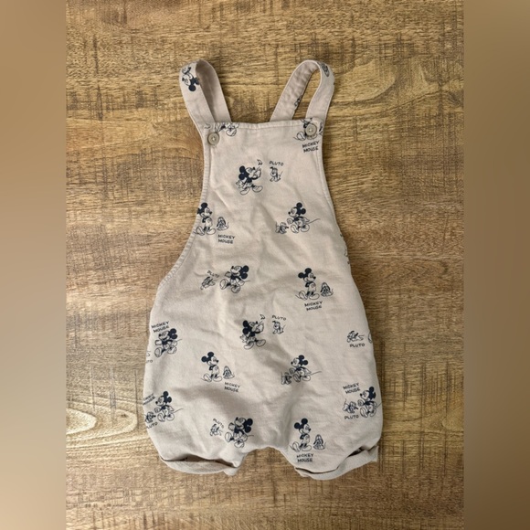 H&M Disney Beige Mickey Mouse Kids Overalls-Size 3T - Picture 7 of 8
